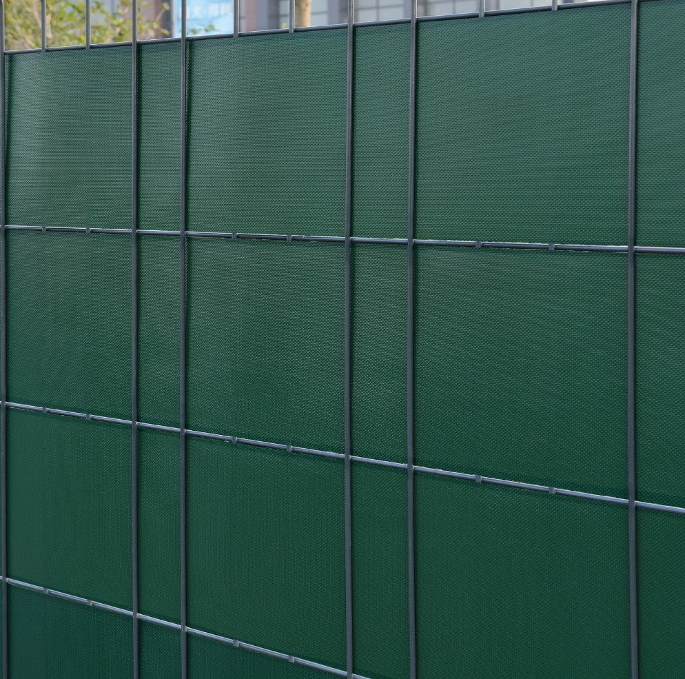 Set banda decorativa pentru ingradire garduri, Zola, cu 25 de clipsuri, PVC rezistent, 450g/m2, 19 x 3500 cm, verde Set banda decorativa pentru ingradire garduri, Zola, cu 25 de clipsuri, PVC rezistent, 450g/m2, 19 x 3500 cm, verde